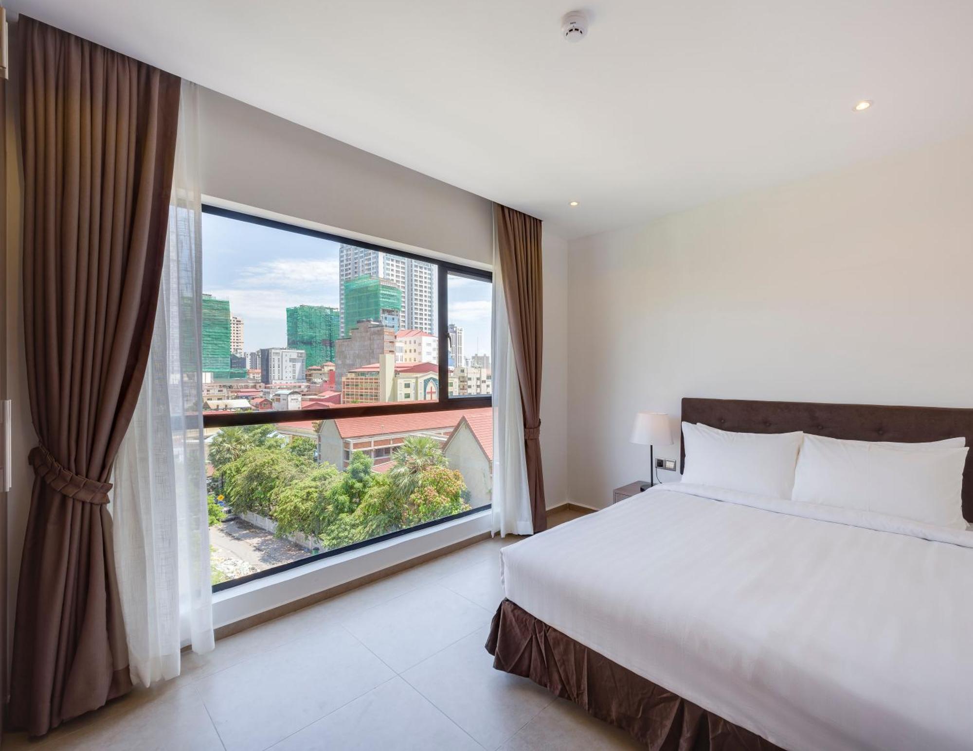 Hotel 105 And Phnom Penh